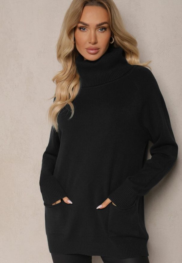 Renee - Czarny Casualowy Golf z Domieszką Wiskozy Ozdobiony Małymi Kieszeniami Viasya. Okazja: na co dzień. Typ kołnierza: golf. Kolekcja: plus size. Kolor: czarny. Długość: długie. Wzór: aplikacja. Materiał: wiskoza. Długość rękawa: długi rękaw. Styl: casual