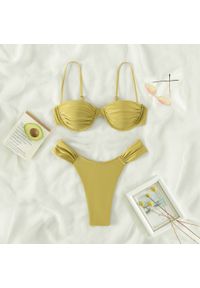 Intica - Strój kąpielowy bikini z regulowanym stanikiem i trójkątnymi figami Aleah. Kolor: zielony. Materiał: materiał