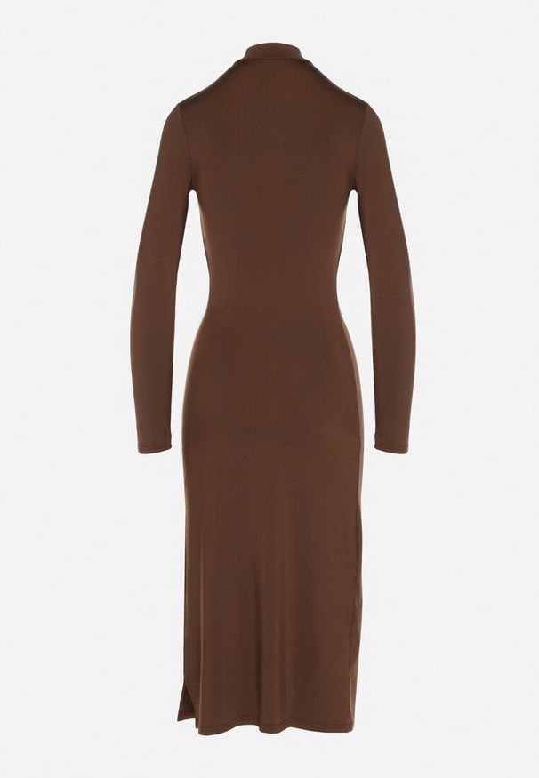 Born2be - Ciemnobrązowa Taliowana Sukienka Midi z Półgolfem i Marszczeniem Abigiana. Okazja: na co dzień. Kolor: brązowy. Materiał: wiskoza. Typ sukienki: proste. Styl: casual, elegancki. Długość: midi