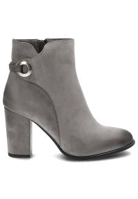 CheBello - Szare Botki Chebello Eleganckie Damskie Buty Na Słupku. Okazja: na spacer. Zapięcie: klamry. Kolor: szary. Materiał: nubuk. Szerokość cholewki: normalna. Obcas: na słupku. Styl: elegancki #5