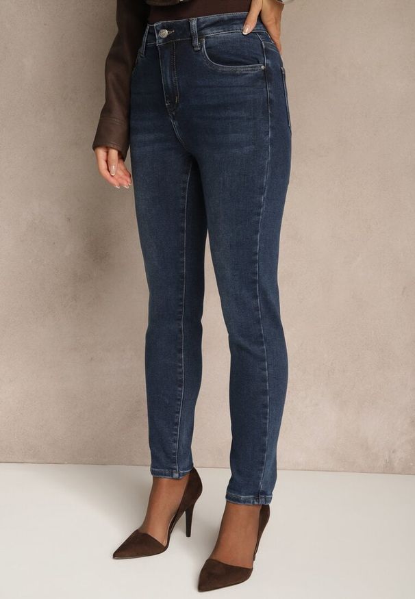 Renee - Niebieskie Jeansy o Fasonie Skinny Regular Waist Razella. Kolor: niebieski. Długość: krótkie. Styl: klasyczny