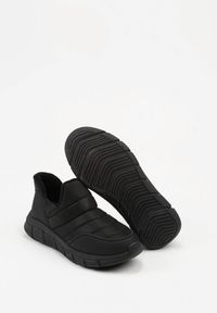 Born2be - Czarne Pikowane Sneakersy Śniegowce na Grubej Tłoczonej Platformie Verta. Okazja: na co dzień. Kolor: czarny. Materiał: jeans. Obcas: na platformie #3