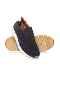 Ochnik - Granatowe skórzane sneakersy męskie. Kolor: niebieski. Materiał: nubuk, skóra