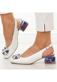 POTOCKI - Sandały Bl damskie na obcasie Potocki 12814. Kolor: biały. Materiał: skóra. Wzór: aplikacja. Sezon: wiosna, lato. Obcas: na obcasie. Styl: wizytowy, klasyczny, elegancki. Wysokość obcasa: średni #1
