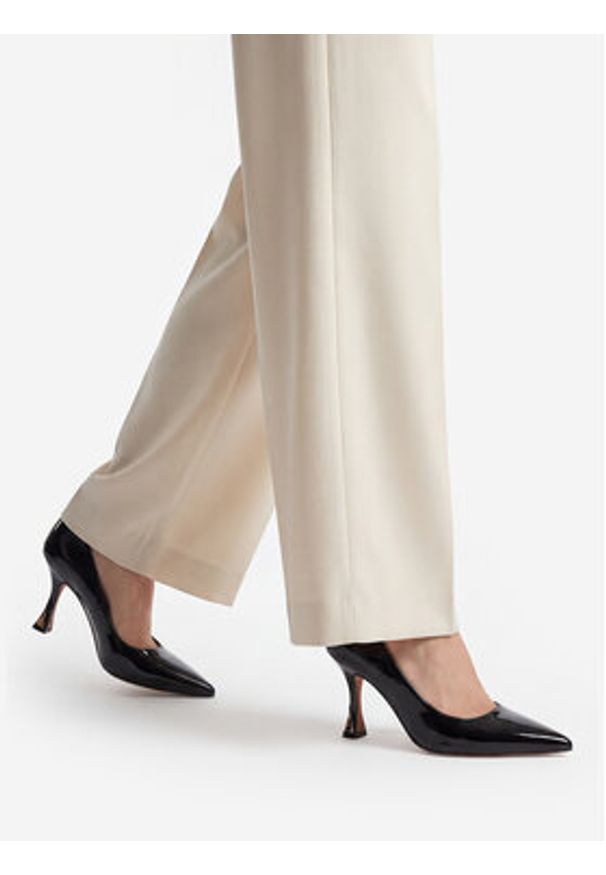 Nine West Szpilki CEO-AMANI-01 Czarny. Kolor: czarny. Materiał: materiał. Obcas: na szpilce