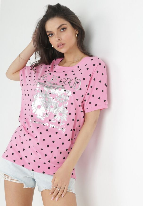 Born2be - Różowa Bluzka Oversize z Metalicznym Nadrukiem Chethy. Kolor: różowy. Materiał: jeans. Wzór: nadruk