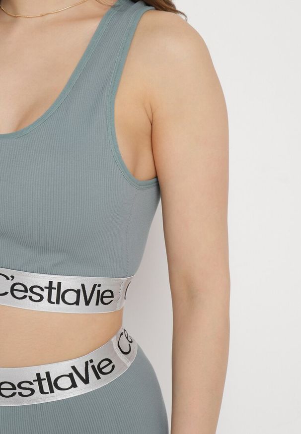 Born2be - Ciemnozielony Biustonosz Top Sportowy Prążkowany z Ozdobną Gumą Fanelli. Kolor: zielony. Materiał: prążkowany, guma. Styl: sportowy