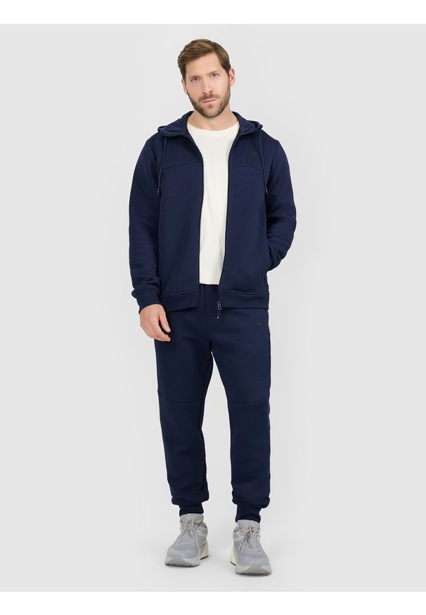 4f - 4F Spodnie dresowe joggery męskie - granatowe M. Kolor: niebieski. Materiał: dresówka. Sport: fitness