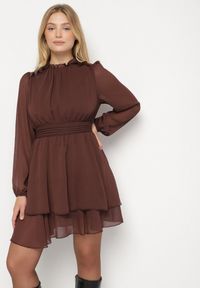 Born2be - Brązowa Rozkloszowana Sukienka Siateczkowa z Bufiastymi Rękawami Isovana. Okazja: na co dzień. Kolor: brązowy. Styl: casual, elegancki #7