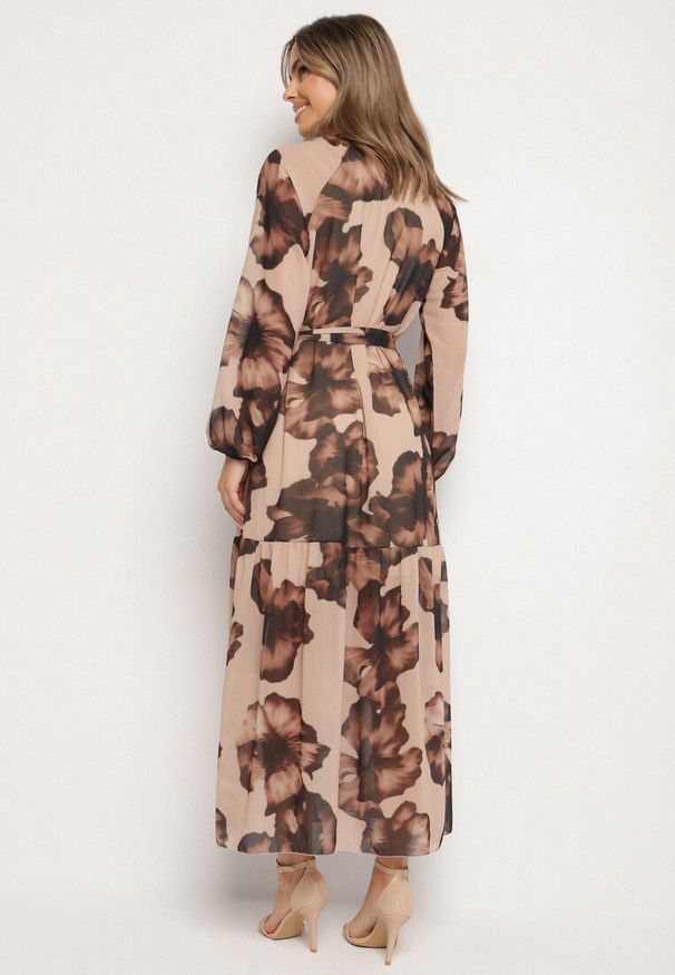 Born2be - Ciemnobeżowa Pudełkowa Sukienka w Kwiaty z Paskiem Nifle. Okazja: na co dzień. Kolor: beżowy. Materiał: skóra. Wzór: kwiaty. Styl: casual, elegancki