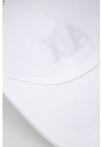 Armani Exchange Czapka kolor biały z aplikacją. Kolor: biały. Wzór: aplikacja