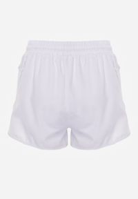 Born2be - Białe Szorty Sportowe z Siateczkowymi Wstawkami i Podszewką Tamaris. Okazja: na co dzień, na spacer. Kolor: biały. Styl: sportowy #5