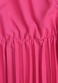 Born2be - Ciemnoróżowa Rozkloszowana Sukienka Midi z Kopertową Górą i Plisowanym Dołem Alissu. Kolor: różowy. Typ sukienki: kopertowe. Styl: elegancki, klasyczny. Długość: midi #3