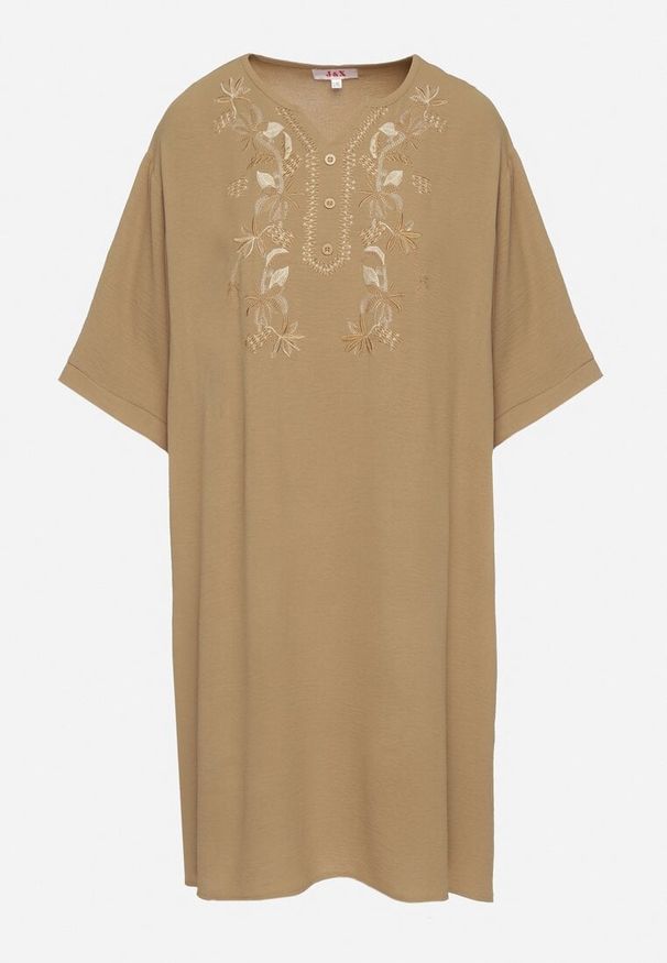 Born2be - Ciemnobeżowa Sukienka Pudełkowa z Guzikami i Ozdobnymi Haftami Jenivanea. Okazja: na co dzień. Typ kołnierza: dekolt w serek. Kolor: beżowy. Materiał: skóra. Długość rękawa: długi rękaw. Wzór: haft. Styl: elegancki, casual