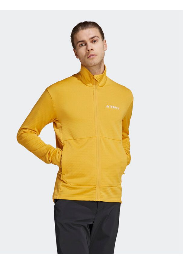 Adidas - adidas Bluza IB1815 Żółty Slim Fit. Kolor: żółty. Materiał: syntetyk