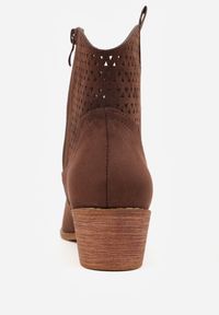 Born2be - Brązowe Ażurowe Botki Vices w Stylu Kowbojek na Obcasie Norfedi. Okazja: na co dzień. Nosek buta: szpiczasty. Kolor: brązowy. Materiał: jeans. Wzór: ażurowy. Obcas: na obcasie. Styl: casual, boho. Wysokość obcasa: średni #3