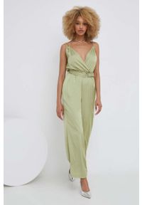 Answear Lab kombinezon kolor zielony z dekoltem w szpic. Kolor: zielony. Długość rękawa: na ramiączkach. Styl: wakacyjny #3