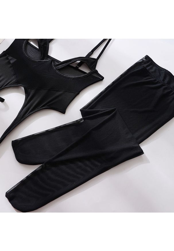 Intica - Body z prześwitującego materiału na romantyczny wieczór Rosalynne. Kolor: czerwony. Materiał: materiał