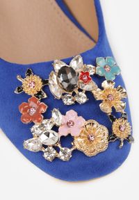 Born2be - Niebieskie Czółenka Vices na Słupku ze Skórzaną Wkładką i Biżuteryjnym Zdobieniem Onna. Okazja: na imprezę, na co dzień. Kolor: niebieski. Materiał: skóra. Wzór: aplikacja. Obcas: na słupku. Styl: wizytowy, casual, elegancki #7