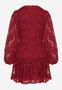 Born2be - Bordowa Koronkowa Sukienka z Kopertowym Dekoltem i Marszczeniami Labisse. Kolor: czerwony. Materiał: koronka. Typ sukienki: kopertowe. Styl: klasyczny #6