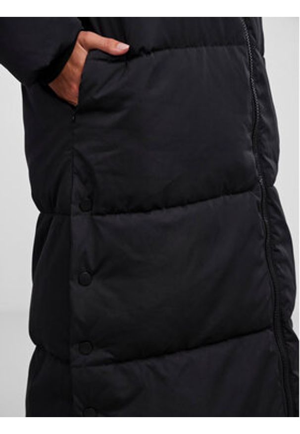 YAS Płaszcz zimowy 26030707 Czarny Regular Fit. Kolor: czarny. Materiał: syntetyk. Sezon: zima