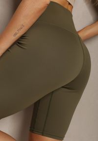 Renee - Ciemnozielone Szorty Kolarki High Waist z Elastycznego Materiału Nanestia. Okazja: na co dzień. Stan: podwyższony. Kolor: zielony. Materiał: materiał. Wzór: aplikacja. Styl: casual #4