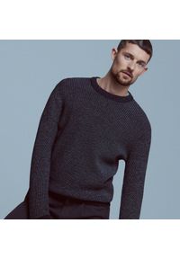 Reserved - Sweter ze strukturalną dzianiną - Czarny. Kolor: czarny. Materiał: dzianina