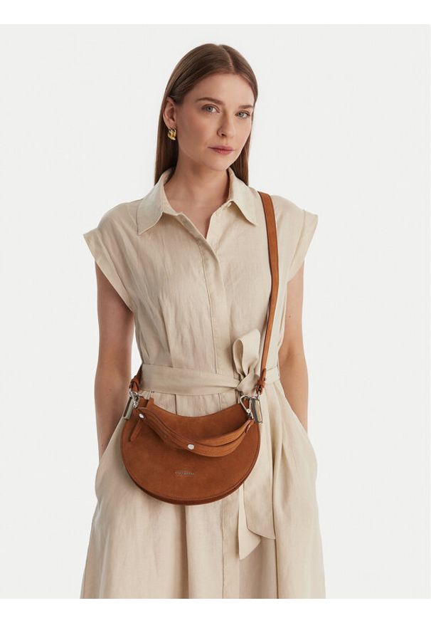 Coccinelle Torebka QKG Coccinellesunup Suede E1 QKG 13 03 01 Brązowy. Kolor: brązowy. Materiał: skórzane, zamszowe