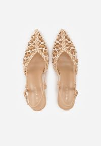 Born2be - Ciemnobeżowe Ażurowe Czółenka z Plecionki na Niskiej Szpilce Nilgias. Okazja: na co dzień. Zapięcie: pasek. Kolor: beżowy. Materiał: len. Wzór: ażurowy. Styl: casual, elegancki, boho, klasyczny #9
