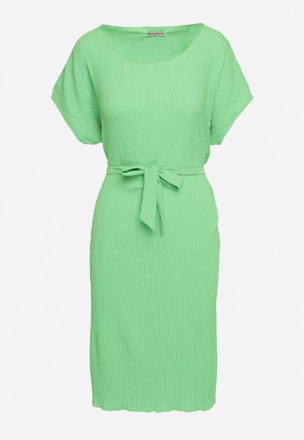 Born2be - Jasnozielona Sukienka z Krótkim Rękawem i Materiałowym Paskiem Ellata. Okazja: do pracy, na co dzień, na spotkanie biznesowe. Kolor: zielony. Materiał: materiał. Długość rękawa: krótki rękaw. Typ sukienki: proste. Styl: casual, biznesowy