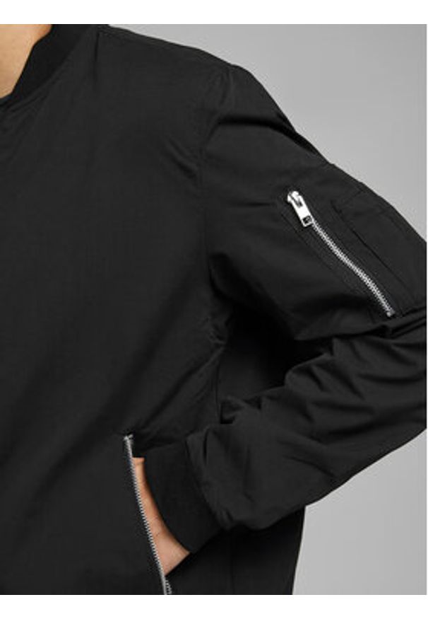 Jack & Jones - Jack&Jones Kurtka bomber Rush 12165203 Czarny Regular Fit. Kolor: czarny. Materiał: syntetyk