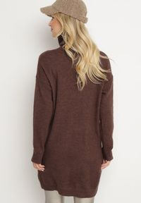 Born2be - Brązowa Sukienka Classificator. Okazja: na co dzień. Typ kołnierza: golf. Kolor: brązowy. Materiał: dzianina. Długość rękawa: długi rękaw. Sezon: zima, jesień. Typ sukienki: proste. Styl: casual #3