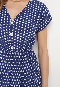 Born2be - Granatowa Bawełniana Sukienka z Gumką w Pasie i Falbanką Romilla. Kolor: niebieski. Materiał: bawełna. Sezon: lato. Styl: wizytowy #4