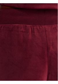 Guess Spodnie dresowe V3BB27 K0232 Bordowy Regular Fit. Kolor: czerwony. Materiał: syntetyk #4
