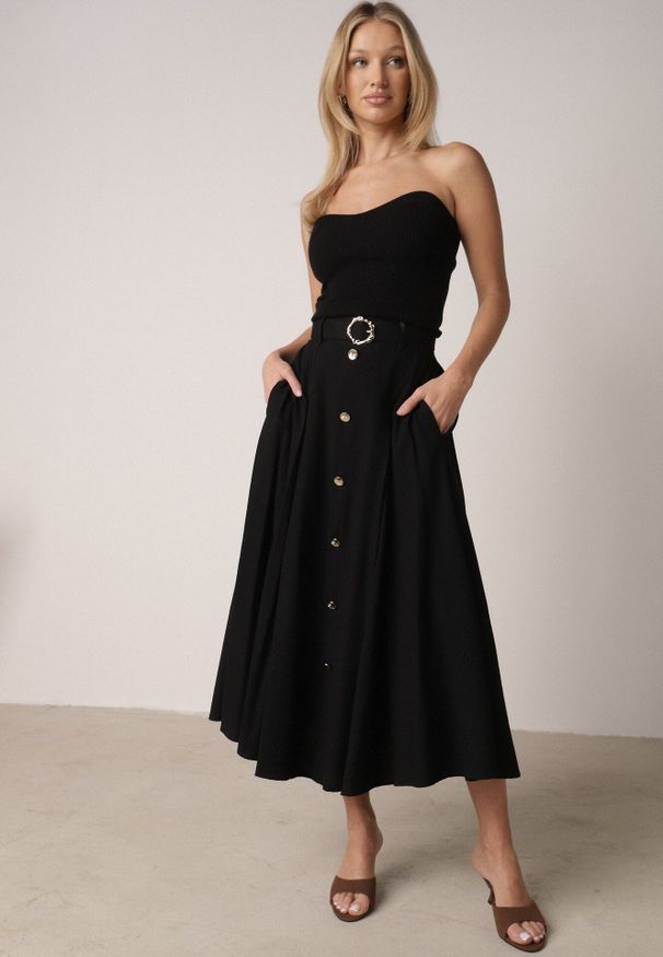 Born2be - Czarna Spódnica Rozkloszowana z Bawełną i Paskiem oraz Kieszniami Jorlea. Okazja: na co dzień. Kolor: czarny. Materiał: bawełna. Sezon: lato. Styl: casual, elegancki, boho, klasyczny