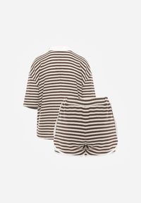 Born2be - Beżowo-Brązowy Dzianinowy Komplet Oversize w Paski Koszulka Polo i Szorty Tesanore. Kolor: beżowy. Materiał: dzianina. Wzór: paski #4