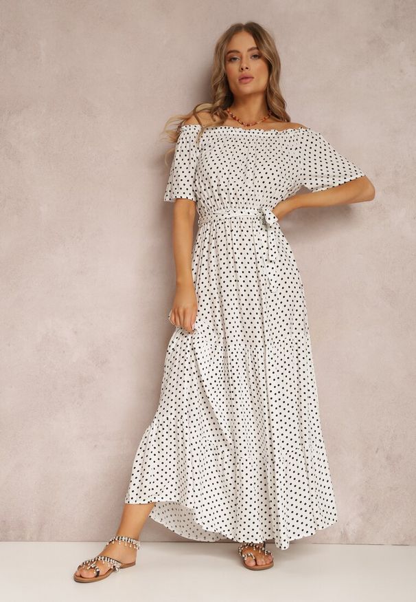 Renee - Biała Sukienka Kaliphanthe. Typ kołnierza: dekolt hiszpanka. Kolor: biały. Materiał: wiskoza, materiał. Wzór: nadruk, grochy. Typ sukienki: rozkloszowane. Styl: boho, retro