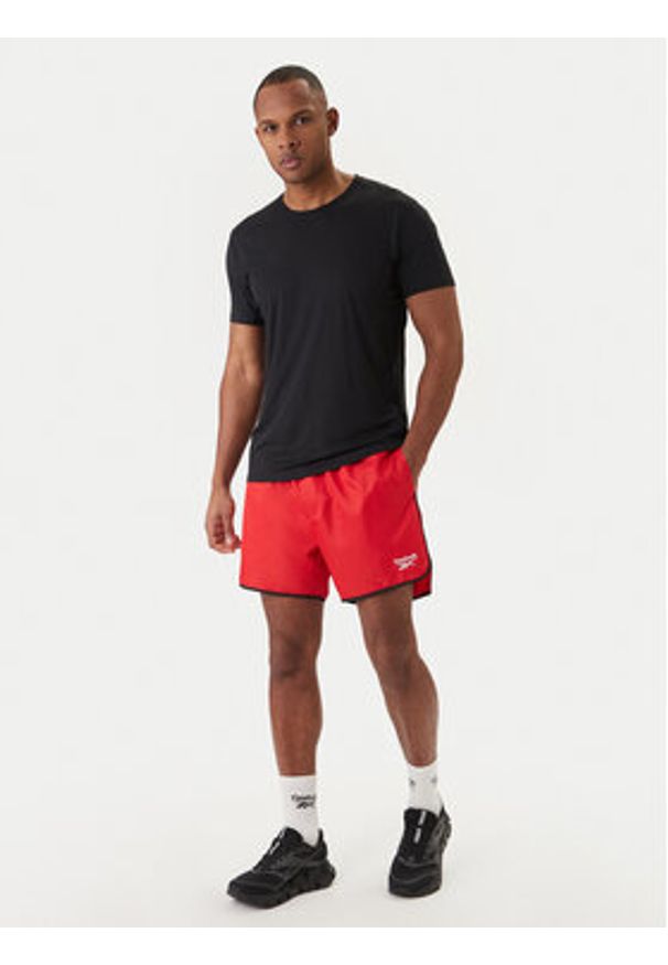 Reebok Szorty kąpielowe Best RK25557CCM Czerwony Regular Fit. Kolor: czerwony. Materiał: syntetyk