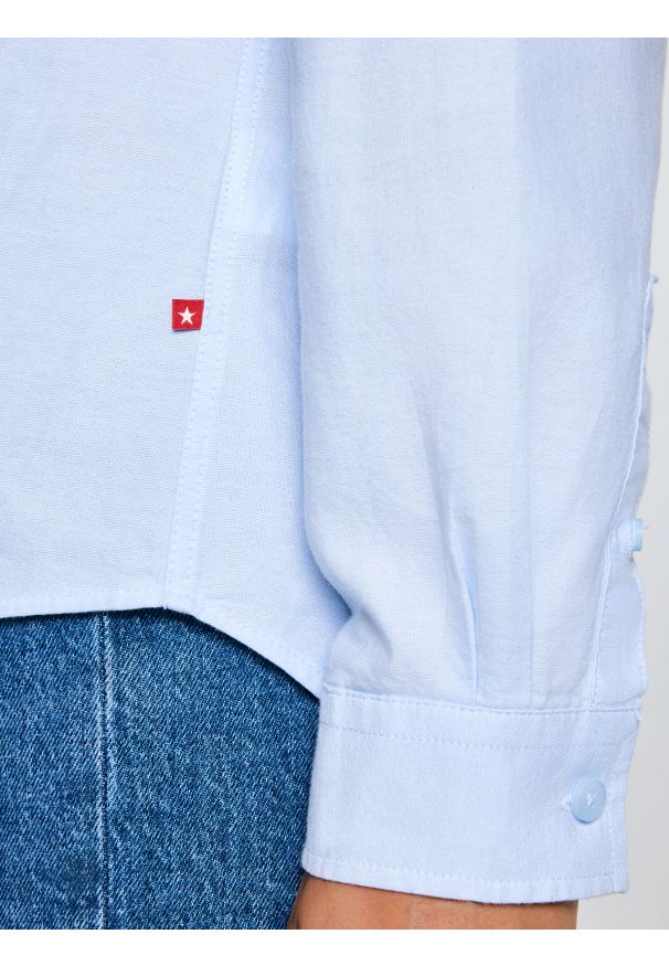 Big-Star - Koszula damska klasyczna błękitna Hansai 400. Okazja: na spotkanie biznesowe, do pracy. Kolor: niebieski. Materiał: tkanina, bawełna, skóra, materiał. Długość rękawa: długi rękaw. Długość: długie. Wzór: ze splotem. Styl: klasyczny