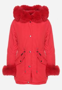 Born2be - Czerwona Kurtka Parka z Kapturem i Wstawkami z Futerka Caranze. Okazja: na co dzień. Typ kołnierza: kaptur. Kolor: czerwony. Materiał: futro. Sezon: zima, jesień. Styl: casual #4
