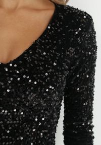Born2be - Czarna Sukienka z Cekinami i Wycięciem Glykera. Okazja: na ślub cywilny, na wesele. Kolor: czarny. Długość rękawa: długi rękaw. Typ sukienki: asymetryczne. Długość: mini #6