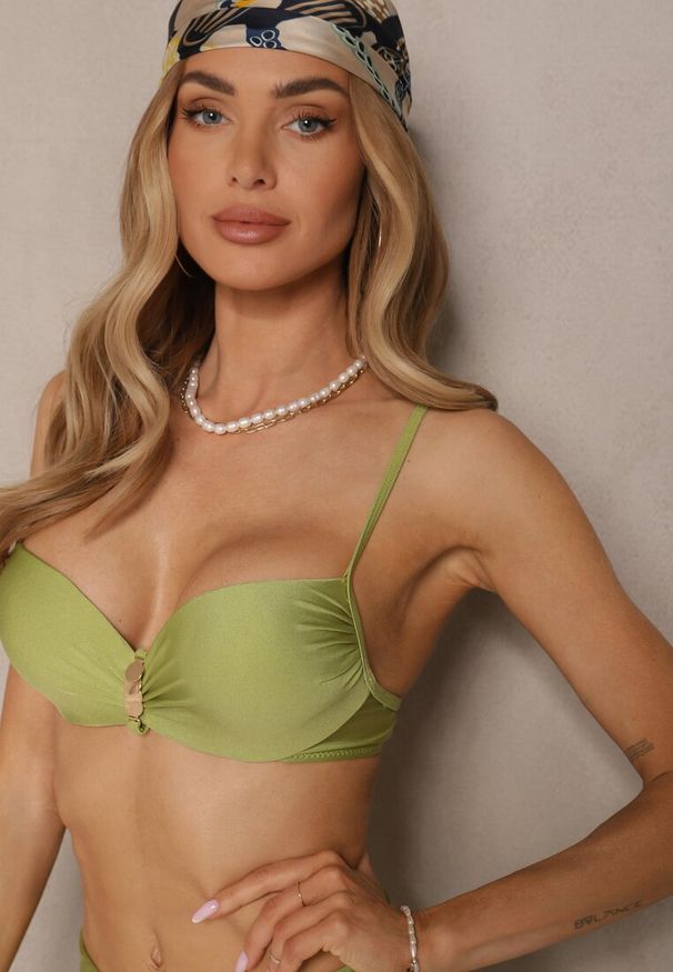 Renee - Zielone Bikini Majtki Figi i Biustonosz z Metaliczną Ozdobą Kinalenna. Kolor: zielony. Wzór: aplikacja