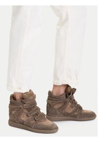 Badura Sneakersy EO-IVI-LT1885-2N Brązowy. Kolor: brązowy. Materiał: zamsz, skóra
