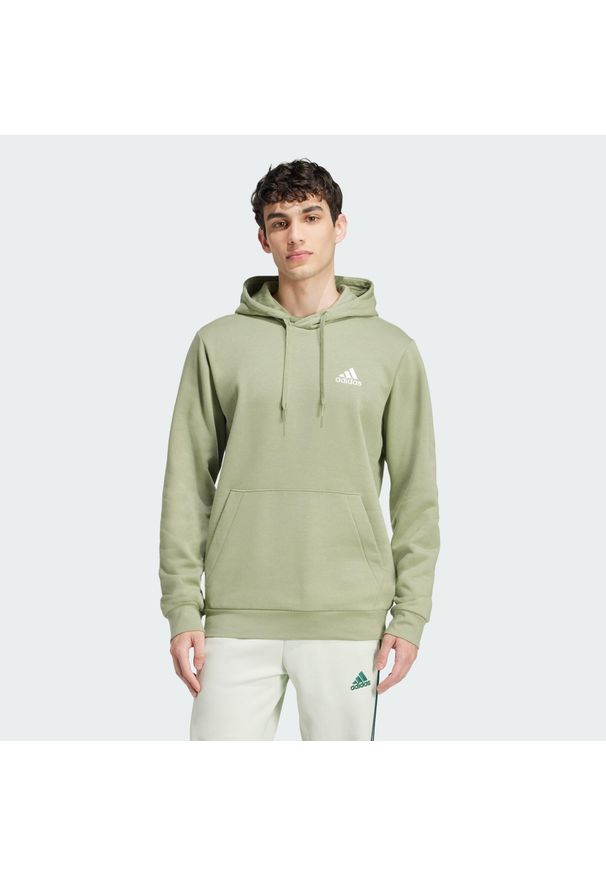 Adidas - Essentials Fleece Hoodie. Typ kołnierza: kaptur. Kolor: zielony