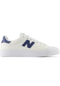 Buty unisex New Balance BB100CNV – białe. Okazja: na co dzień. Kolor: biały. Materiał: guma, syntetyk, materiał. Szerokość cholewki: normalna. Obcas: na platformie