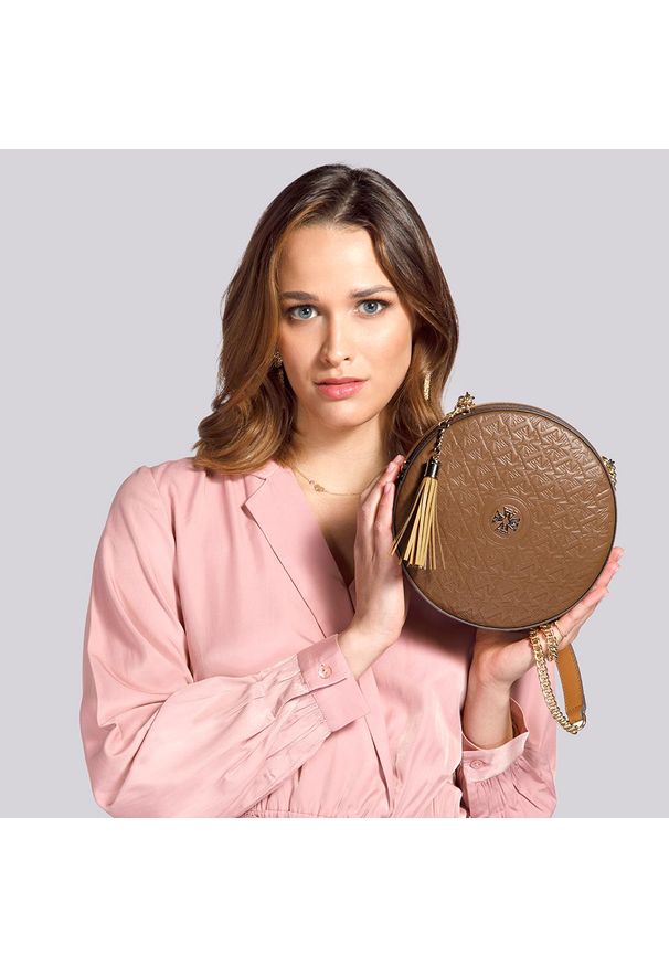 Wittchen - Torebka crossbody ze skóry okrągła – limitowana edycja. Kolor: brązowy. Wzór: haft. Sezon: lato. Dodatki: z haftem. Materiał: skórzane. Styl: klasyczny, elegancki, casual. Rodzaj torebki: na ramię