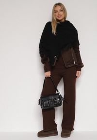 Born2be - Czarny Trójkątny Szalik z Wiskozy i Bawełny z Frędzlami Vetirala. Okazja: na co dzień, do pracy, na spotkanie biznesowe. Kolor: czarny. Materiał: bawełna, wiskoza. Styl: biznesowy, casual, elegancki #4