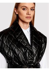 GESTUZ - Gestuz Bezrękawnik 10905878 Czarny Regular Fit. Kolor: czarny. Materiał: skóra. Długość rękawa: bez rękawów #3