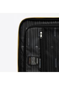 Wittchen - Średnia walizka miękka z błyszczącym suwakiem z przodu beżowa. Kolor: beżowy. Materiał: poliester. Styl: elegancki
