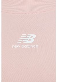 New Balance bluza bawełniana WT21554PIE damska kolor różowy gładka WT21554PIE-PIE. Kolor: różowy. Materiał: bawełna. Długość rękawa: raglanowy rękaw. Wzór: gładki #6